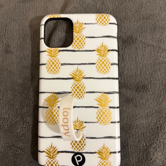 iPhone 11 Pro Max Covers - Picture 10 of 12